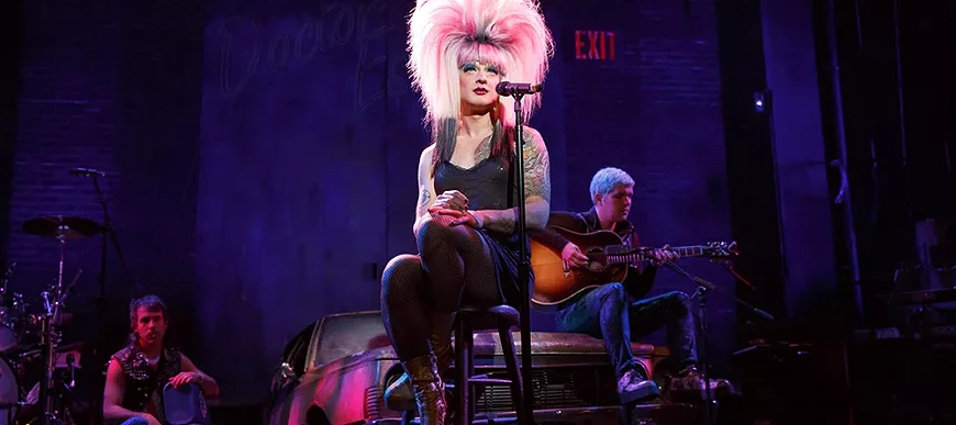 Euan Morton as Hedwig.